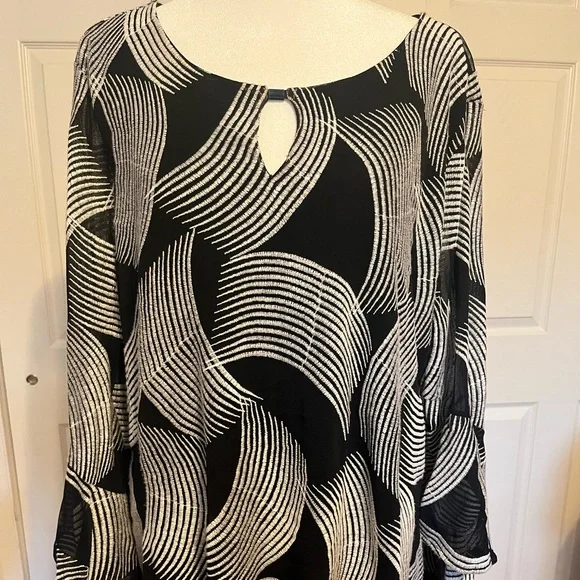 Alfani Monochrome Abstract Blouse - Picture 1 of 8